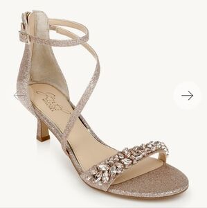 Elegant Glittering Sandals with Crystal Embellishments